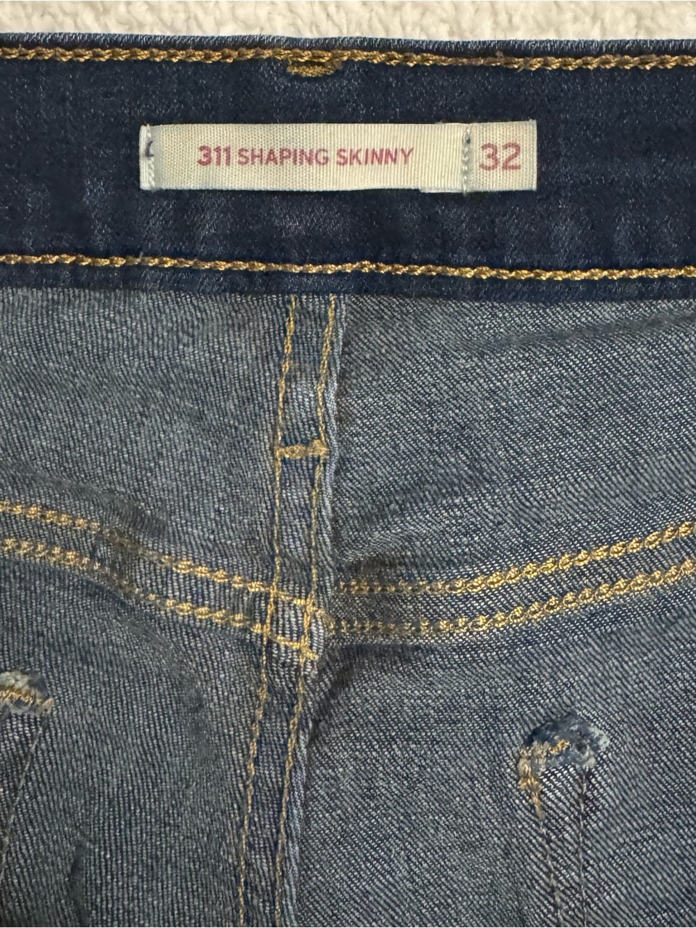 Levi's 311 Shaping Skinny Indigo Jeans with Contrast Stitching - Picture 4 of 10